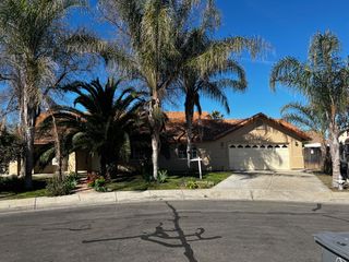 1860 Vassar Ct, Los Banos, CA 93635