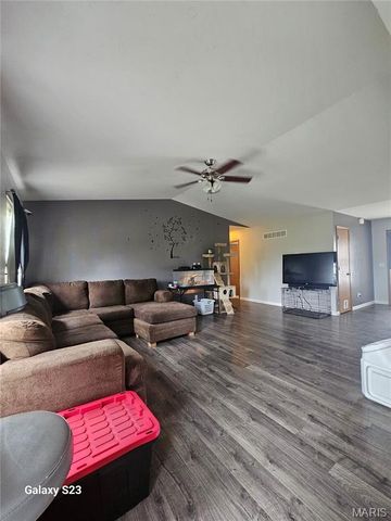 201 Whitetail Crossing Drive, Troy, MO 63379