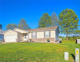 201 Whitetail Crossing Drive, Troy, MO 63379