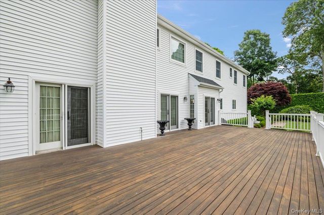6 Briana Court, East Moriches, NY 11940