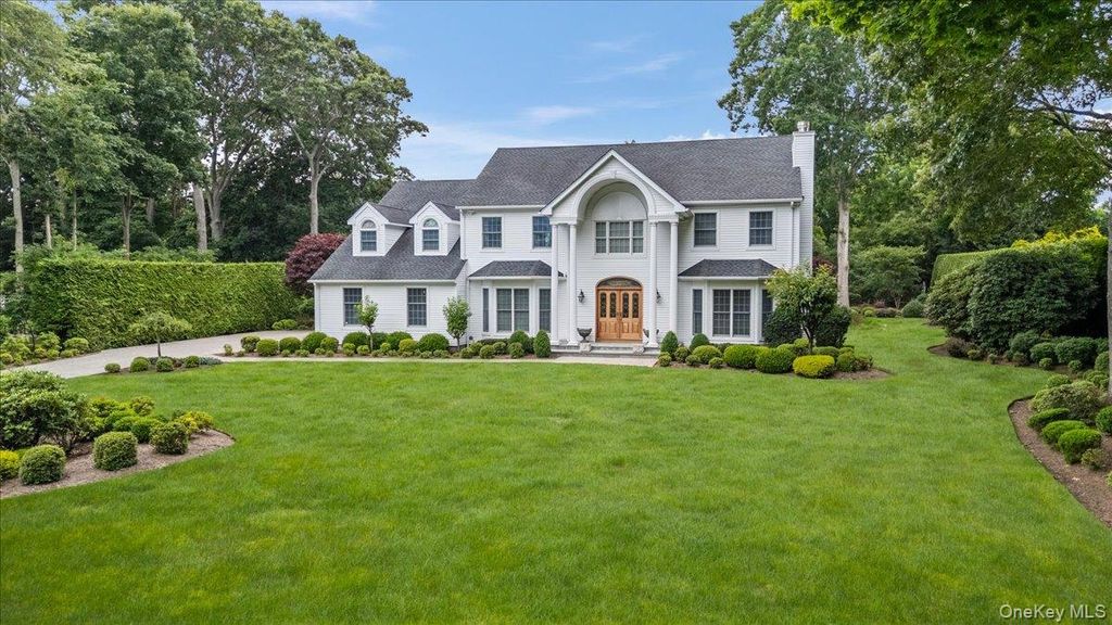 6 Briana Court, East Moriches, NY 11940