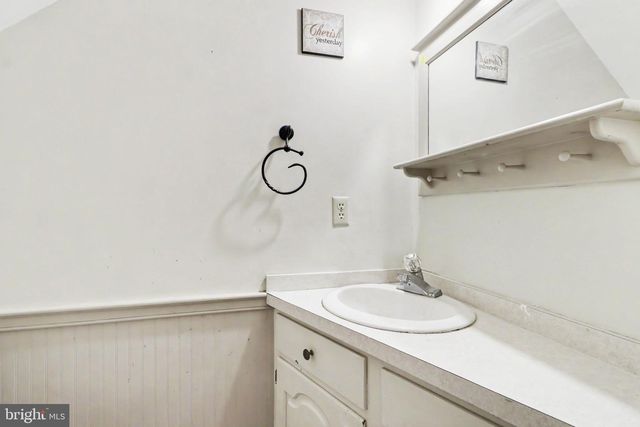 6 KINGSWOOD DR, Mechanicsburg, PA 17055