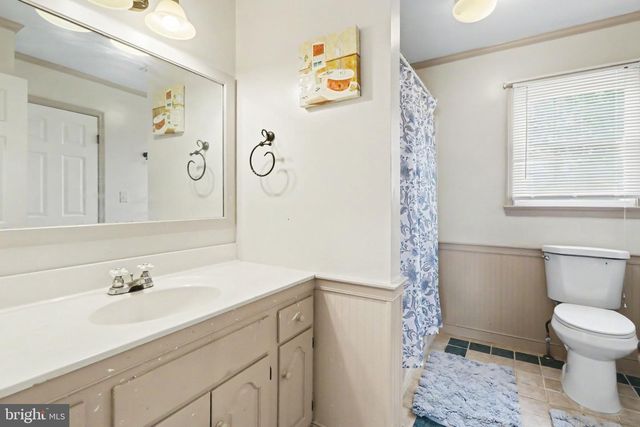 6 KINGSWOOD DR, Mechanicsburg, PA 17055