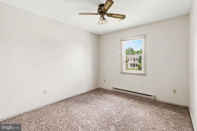 6 KINGSWOOD DR, Mechanicsburg, PA 17055