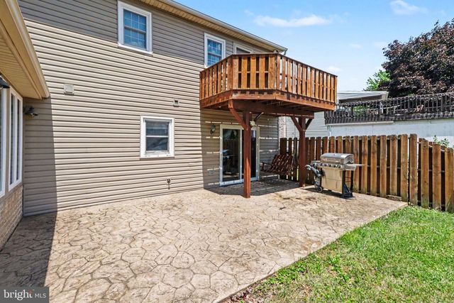 6 KINGSWOOD DR, Mechanicsburg, PA 17055