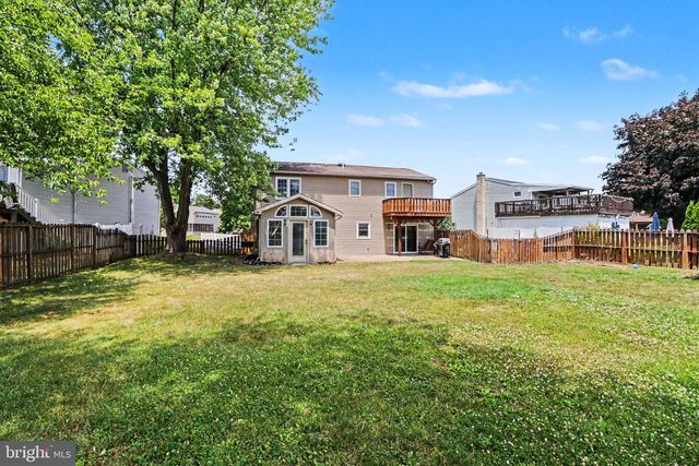 6 KINGSWOOD DR, Mechanicsburg, PA 17055