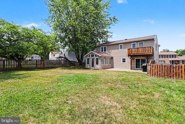 6 KINGSWOOD DR, Mechanicsburg, PA 17055