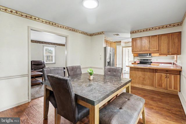 6 KINGSWOOD DR, Mechanicsburg, PA 17055