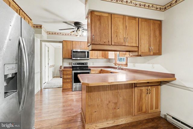 6 KINGSWOOD DR, Mechanicsburg, PA 17055
