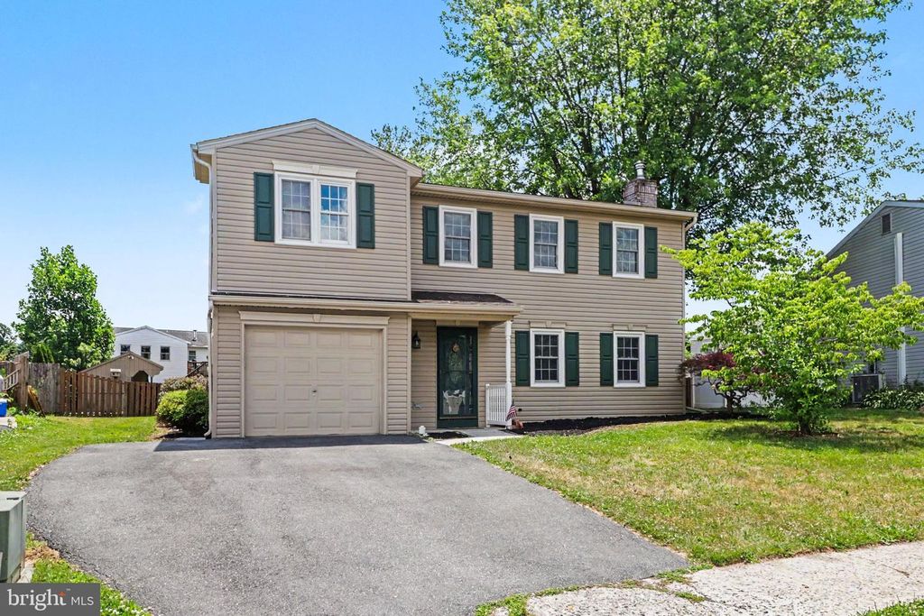 6 KINGSWOOD DR, Mechanicsburg, PA 17055