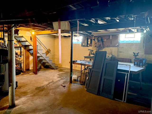 806 Rockland Road, Ontonagon, MI 49953