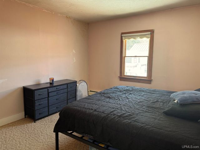 806 Rockland Road, Ontonagon, MI 49953