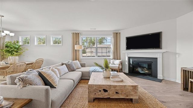 104 Mary Montrose Boulevard, Jamestown, NC 27253