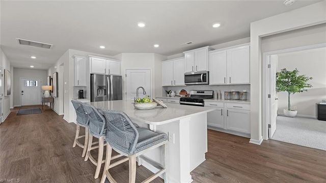 104 Mary Montrose Boulevard, Jamestown, NC 27253