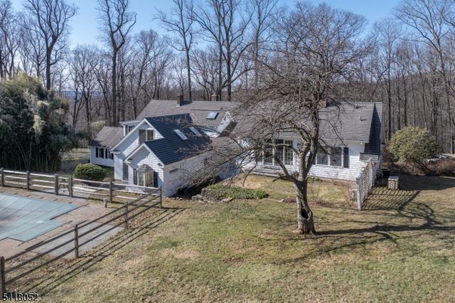 131 Post Kunhardt Rd, Bernardsville Boro, NJ 07924