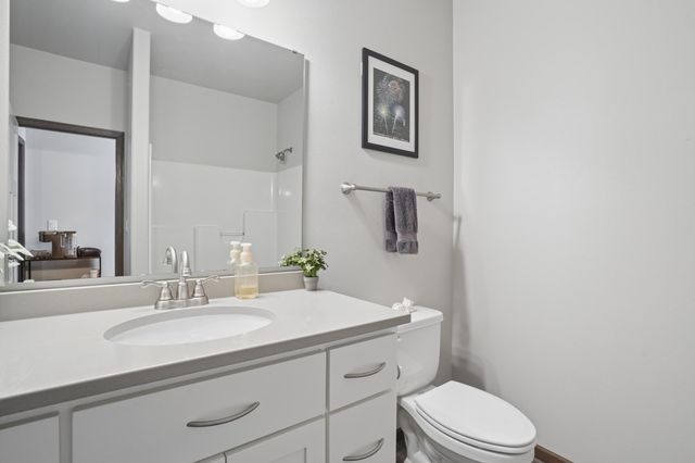 1588 69th Avenue S, Fargo, ND 58104