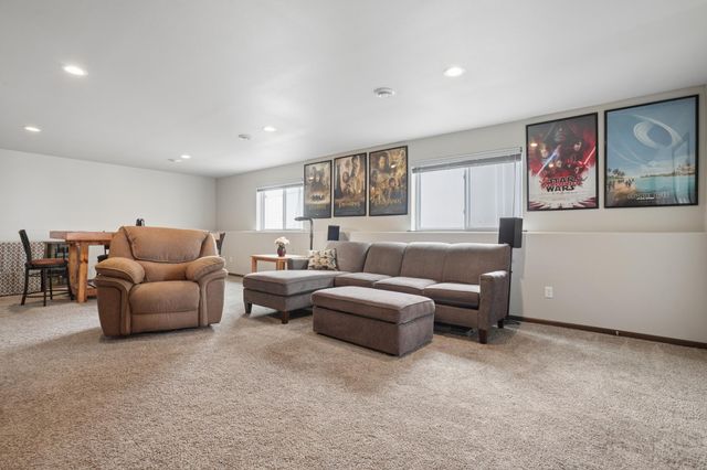 1588 69th Avenue S, Fargo, ND 58104