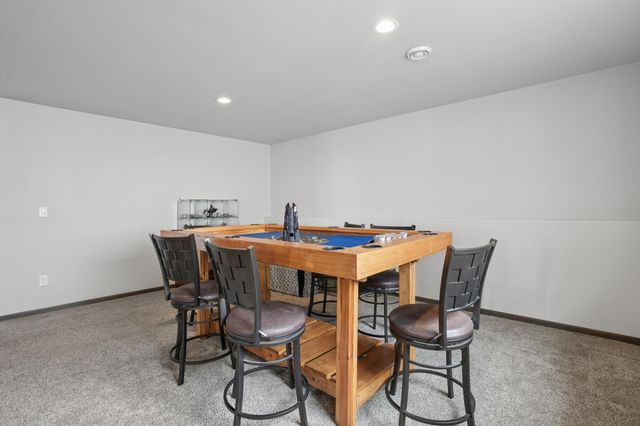 1588 69th Avenue S, Fargo, ND 58104