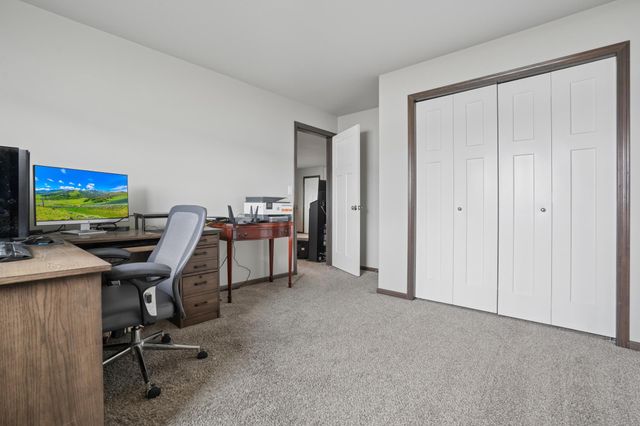 1588 69th Avenue S, Fargo, ND 58104