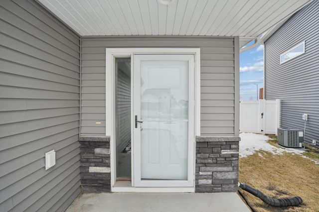 1588 69th Avenue S, Fargo, ND 58104