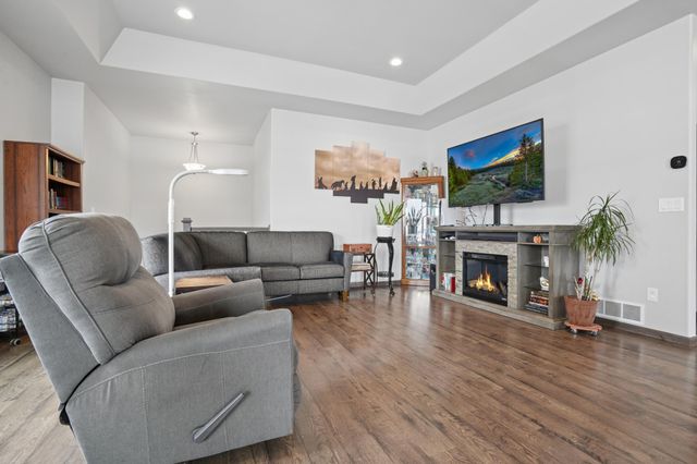 1588 69th Avenue S, Fargo, ND 58104