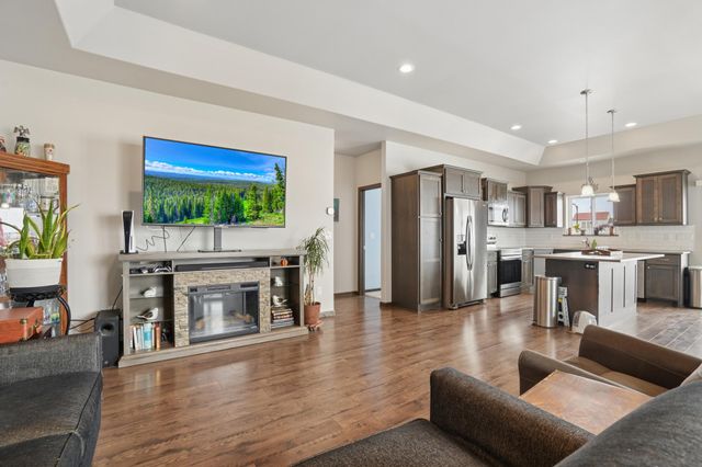 1588 69th Avenue S, Fargo, ND 58104