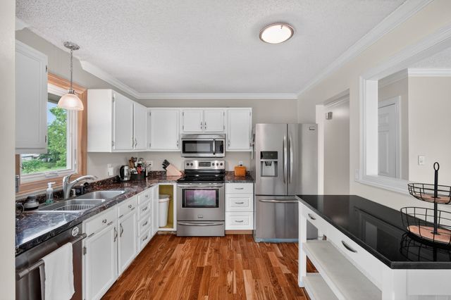10085 NW 78th Avenue, Johnston, IA 50131