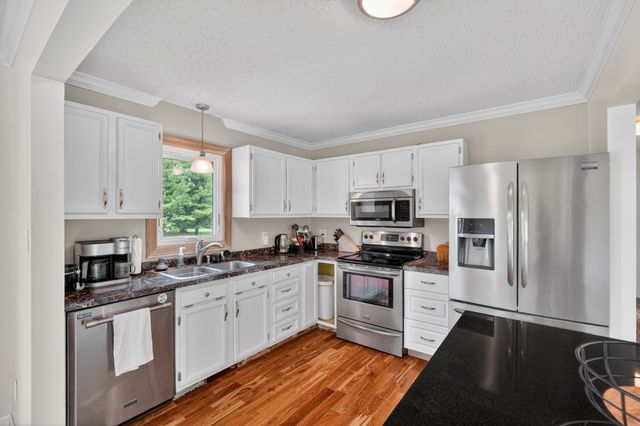 10085 NW 78th Avenue, Johnston, IA 50131
