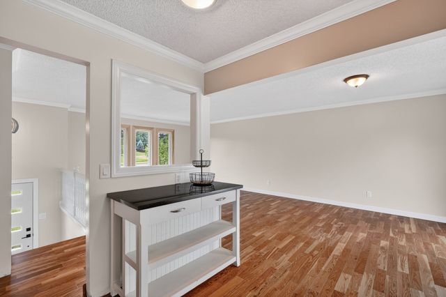 10085 NW 78th Avenue, Johnston, IA 50131