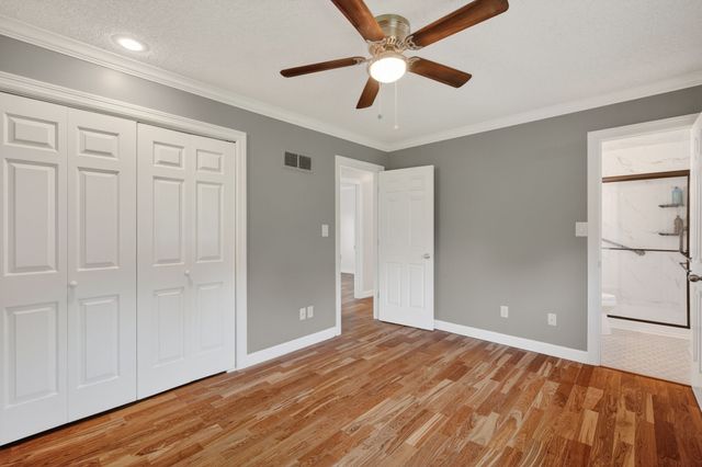 10085 NW 78th Avenue, Johnston, IA 50131