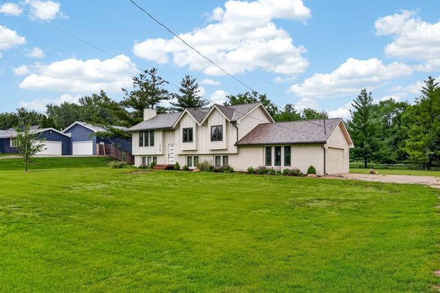 10085 NW 78th Avenue, Johnston, IA 50131