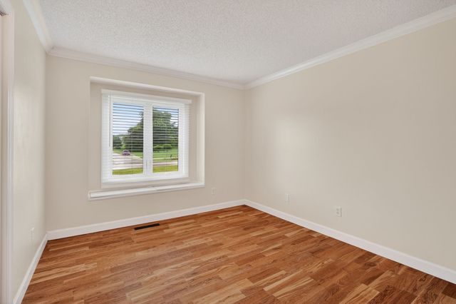 10085 NW 78th Avenue, Johnston, IA 50131
