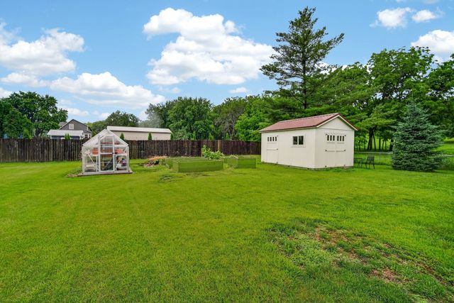 10085 NW 78th Avenue, Johnston, IA 50131