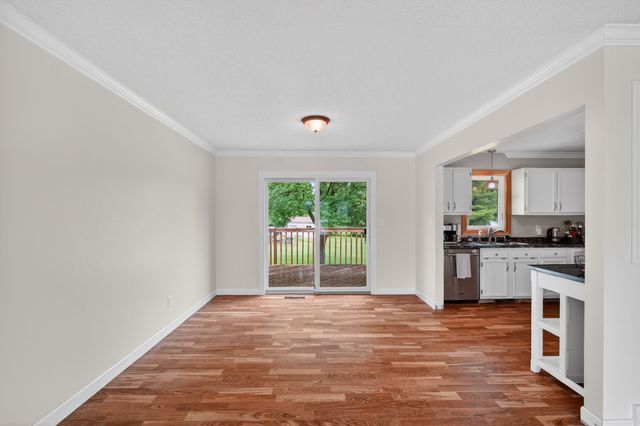 10085 NW 78th Avenue, Johnston, IA 50131