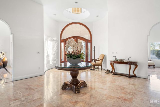 9446 Kern River Avenue, Bakersfield, CA 93308