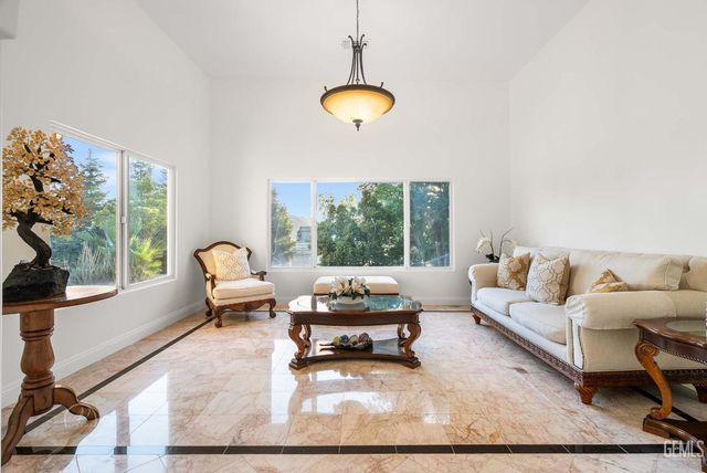 9446 Kern River Avenue, Bakersfield, CA 93308