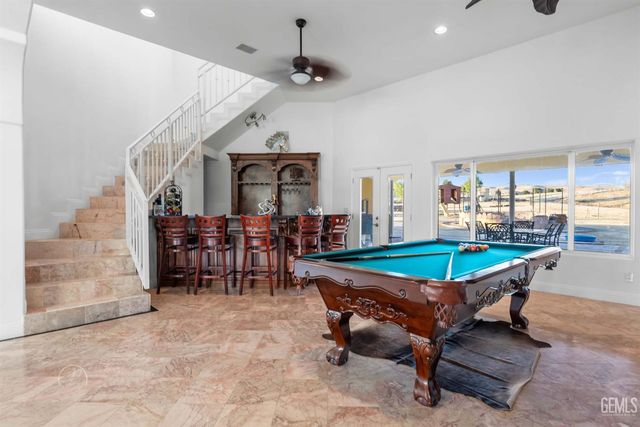 9446 Kern River Avenue, Bakersfield, CA 93308