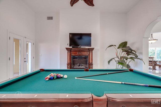 9446 Kern River Avenue, Bakersfield, CA 93308