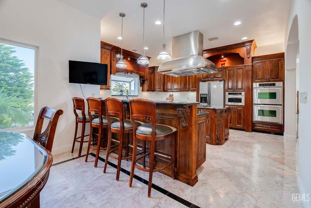 9446 Kern River Avenue, Bakersfield, CA 93308