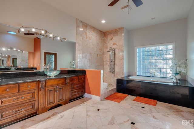 9446 Kern River Avenue, Bakersfield, CA 93308