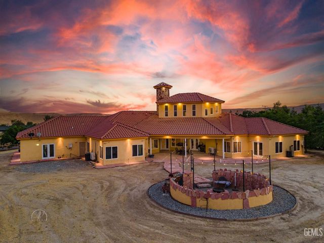 9446 Kern River Avenue, Bakersfield, CA 93308