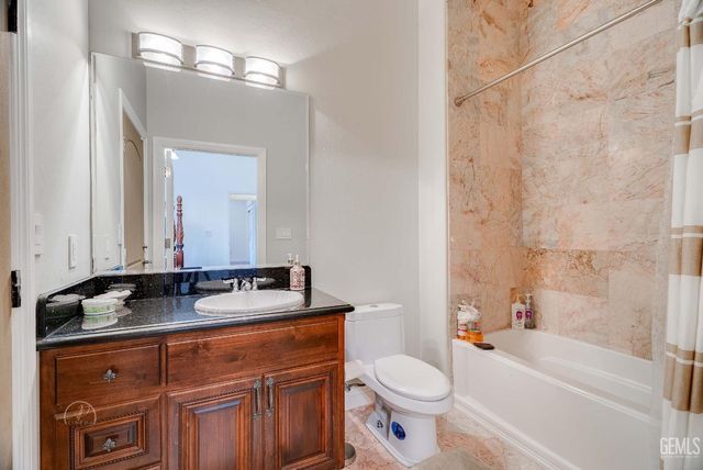 9446 Kern River Avenue, Bakersfield, CA 93308