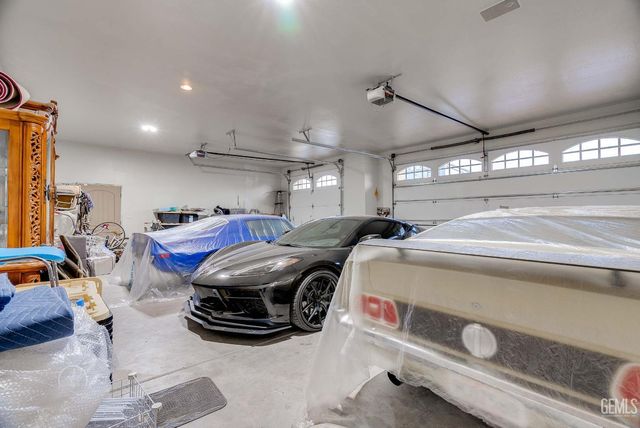 9446 Kern River Avenue, Bakersfield, CA 93308