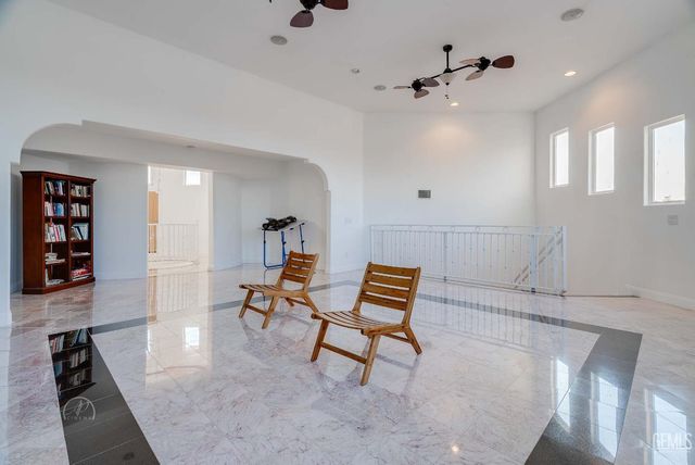 9446 Kern River Avenue, Bakersfield, CA 93308