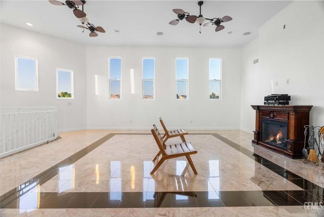 9446 Kern River Avenue, Bakersfield, CA 93308