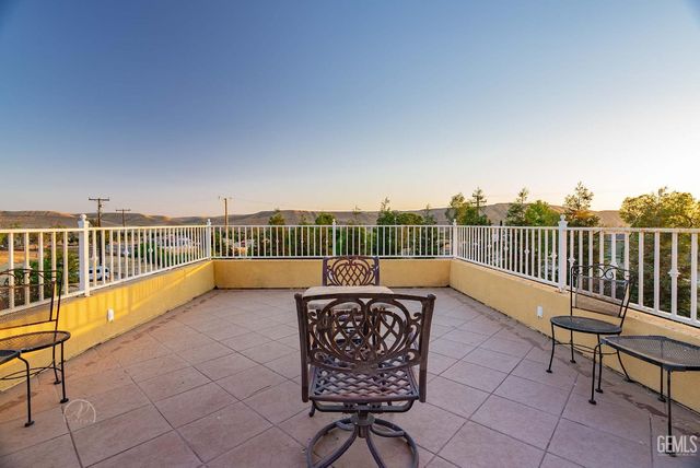 9446 Kern River Avenue, Bakersfield, CA 93308