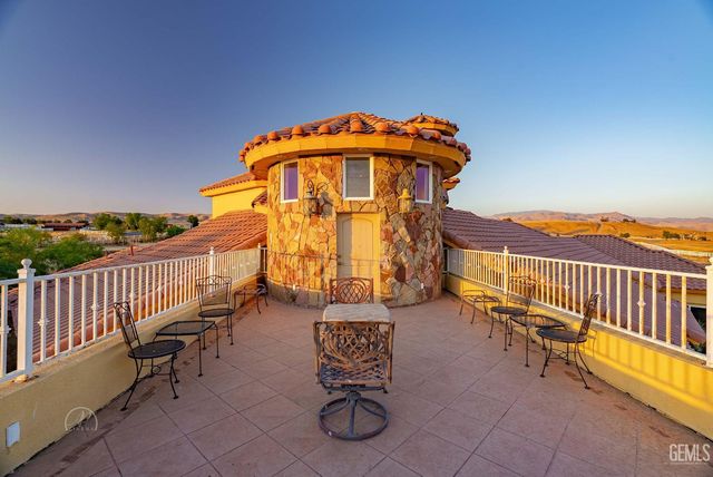 9446 Kern River Avenue, Bakersfield, CA 93308