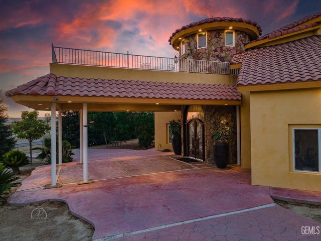 9446 Kern River Avenue, Bakersfield, CA 93308