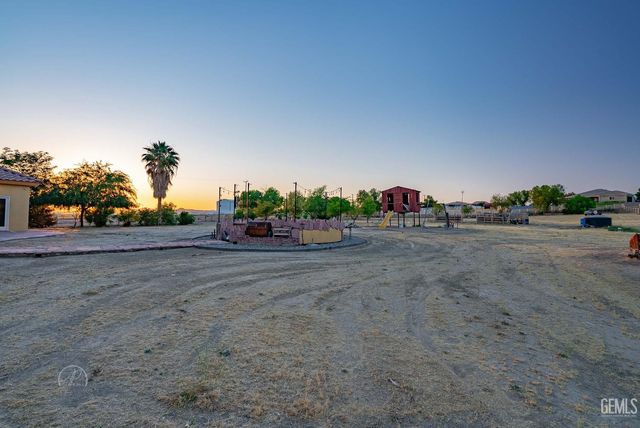 9446 Kern River Avenue, Bakersfield, CA 93308