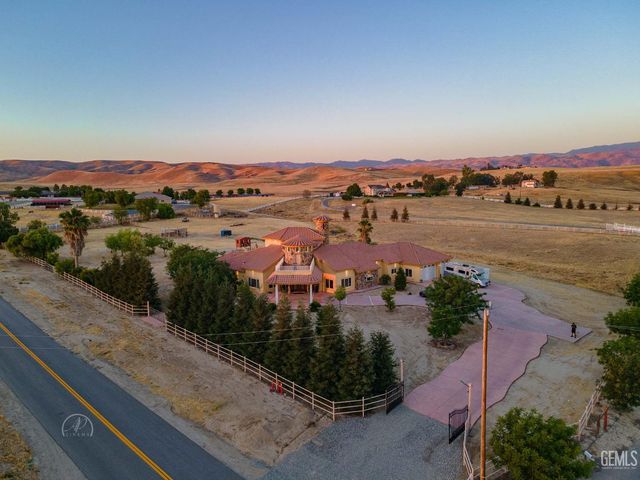 9446 Kern River Avenue, Bakersfield, CA 93308